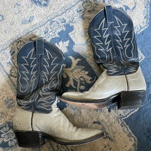 Blue and white cowboy boots. Size 8.5